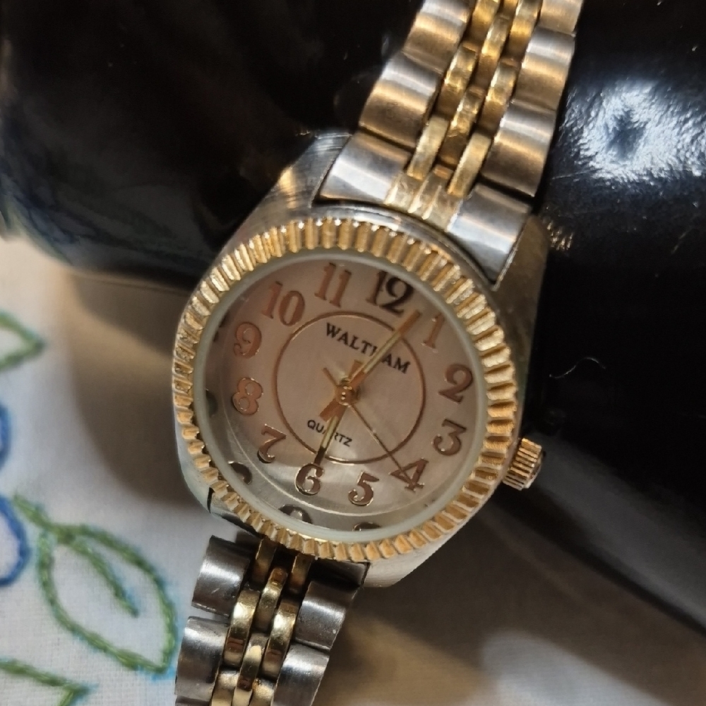 Waltham Two-Tone Quartz Watch - Picture 2 of 10